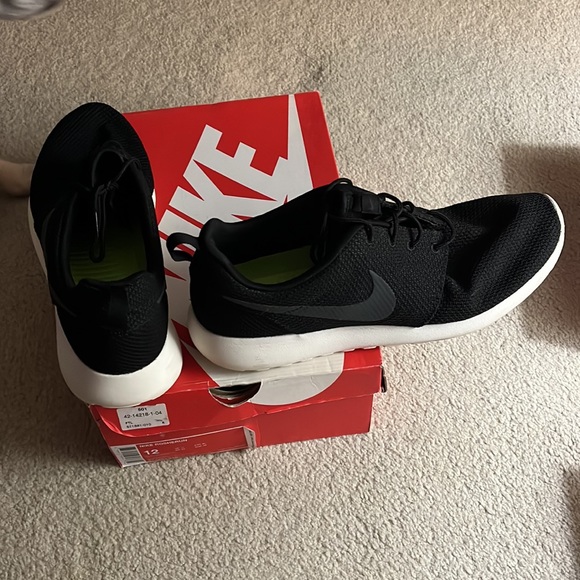 Nike Roshe Run - Picture 4 of 4